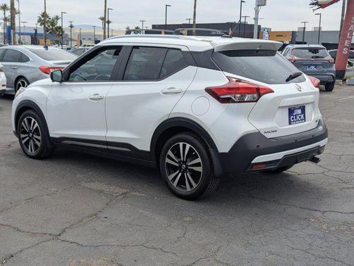 Aspen White TriCoat Pearl 2020 Nissan Kicks SR