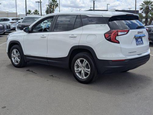 Summit White 2024 GMC Terrain SLE