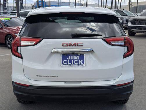 Summit White 2024 GMC Terrain SLE