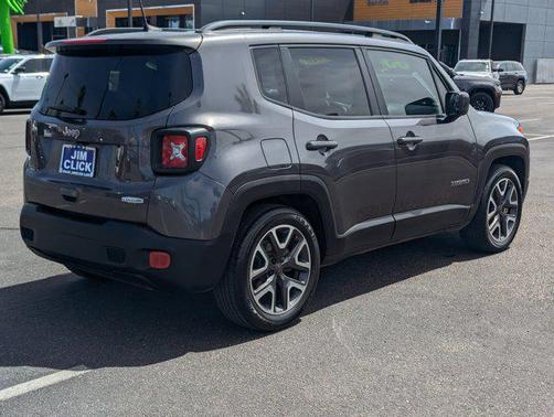 Granite Crystal Metallic Clearcoat 2018 Jeep Renegade Latitude