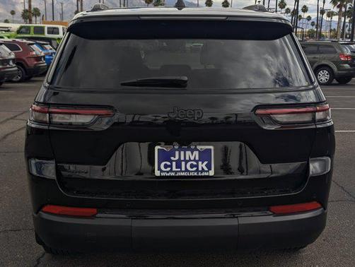 Diamond Black Crystal Pearlcoat 2025 Jeep Grand Cherokee L Altitude