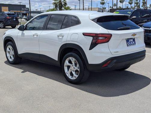Summit White 2024 Chevrolet Trax LS