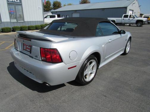 2000 Ford Mustang GT