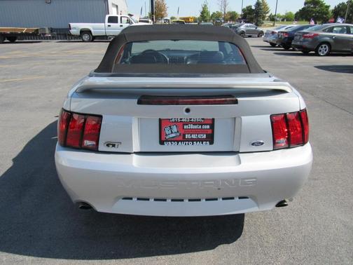 2000 Ford Mustang GT