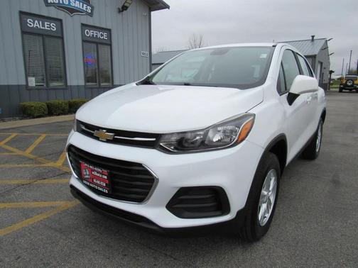White 2017 Chevrolet Trax LS