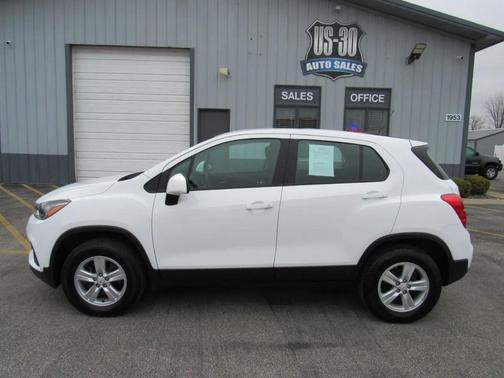 White 2017 Chevrolet Trax LS