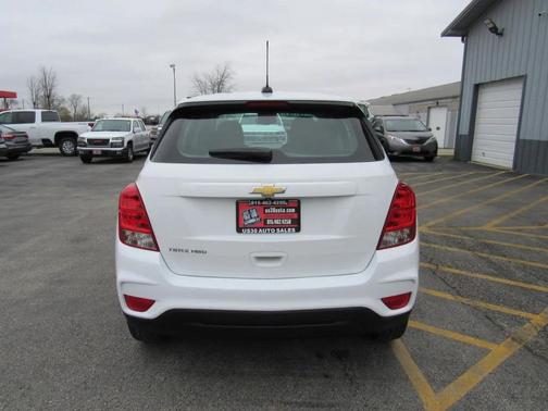 White 2017 Chevrolet Trax LS