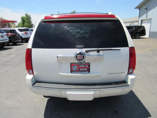 White 2010 Cadillac Escalade Luxury