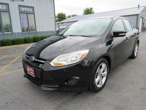 Black 2014 Ford Focus SE