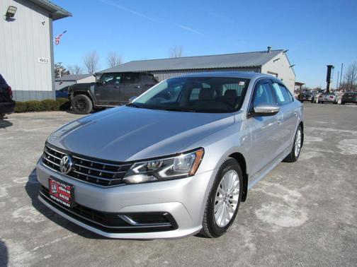 2017 Volkswagen Passat 1.8T SE