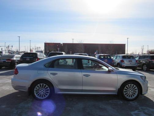 2017 Volkswagen Passat 1.8T SE