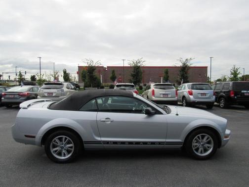 2005 Ford Mustang Premium