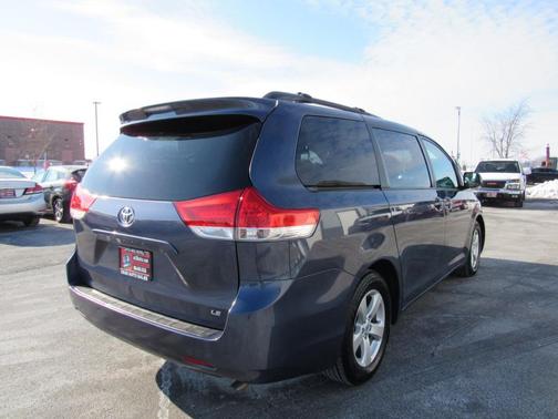 2013 Toyota Sienna LE