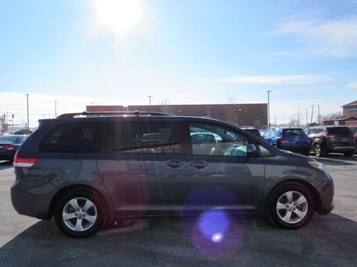2013 Toyota Sienna LE