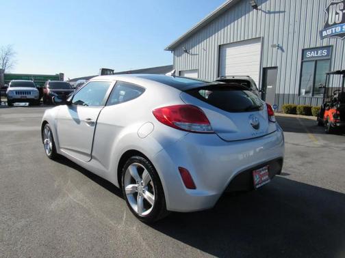 2013 Hyundai Veloster Base
