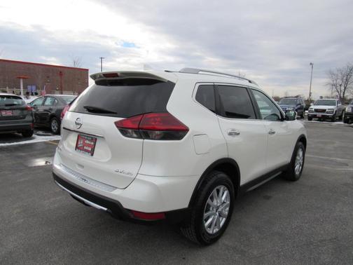 2018 Nissan Rogue SV