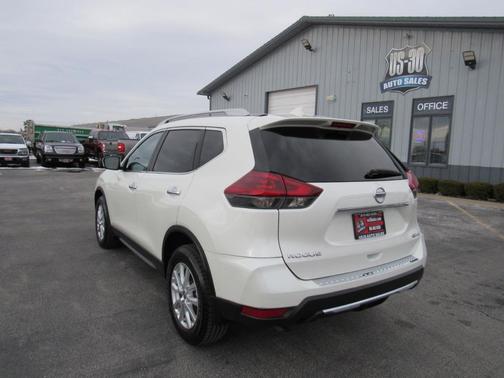 2018 Nissan Rogue SV