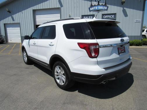 White 2018 Ford Explorer XLT