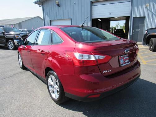 Burgundy 2013 Ford Focus SE