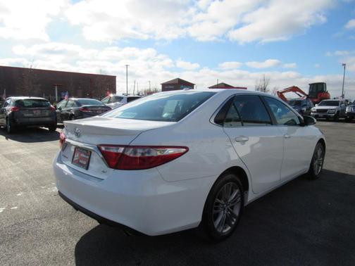 2017 Toyota Camry SE