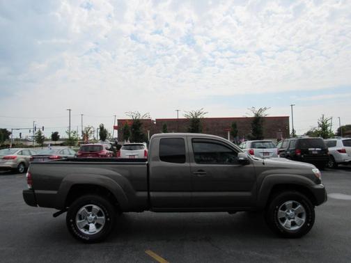 2014 Toyota Tacoma Base