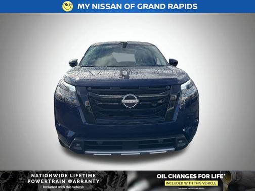 2025 Nissan Pathfinder Platinum 4WD