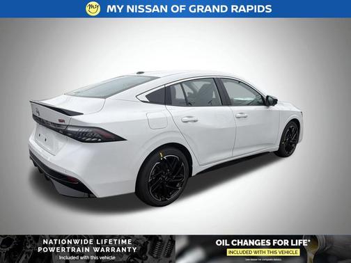 Aspen White Tricoat 2026 Nissan Sentra SR