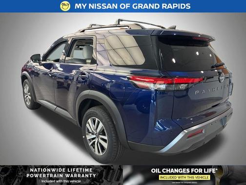 2026 Nissan Pathfinder SL