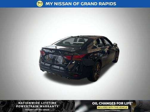 2025 Nissan Altima SR AWD