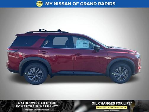 2026 Nissan Pathfinder SV