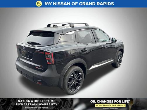 Super Black 2026 Nissan Kicks SR
