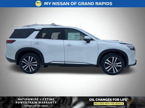 2025 Nissan Pathfinder Platinum 4WD