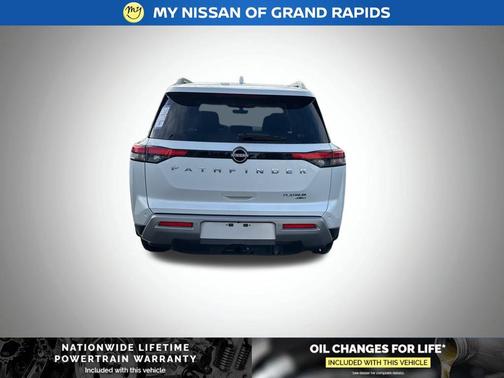 2025 Nissan Pathfinder Platinum 4WD
