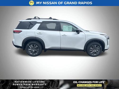 2026 Nissan Pathfinder SV