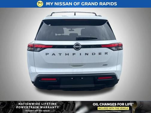 2026 Nissan Pathfinder SV