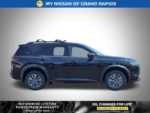 2025 Nissan Pathfinder SV 4WD