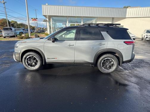 2025 Nissan Pathfinder Rock Creek 4WD