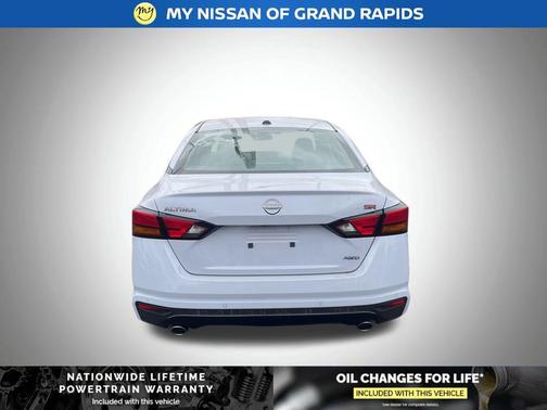 Gray Sky Pearl 2026 Nissan Altima SR AWD