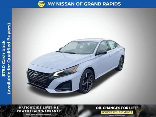 Gray Sky Pearl 2026 Nissan Altima SR AWD