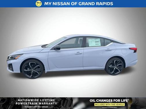 Gray Sky Pearl 2026 Nissan Altima SR AWD