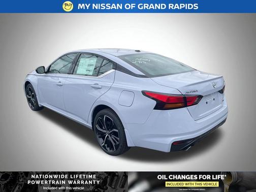 Gray Sky Pearl 2026 Nissan Altima SR AWD