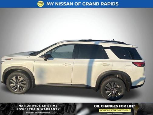 2026 Nissan Pathfinder SV