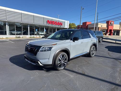 2025 Nissan Pathfinder Platinum 4WD
