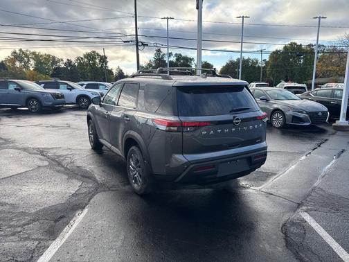 2025 Nissan Pathfinder SV 4WD