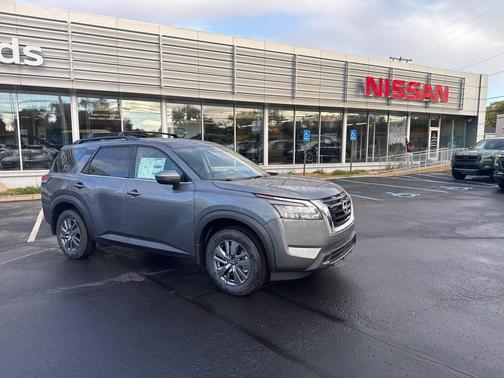 2025 Nissan Pathfinder SV 4WD