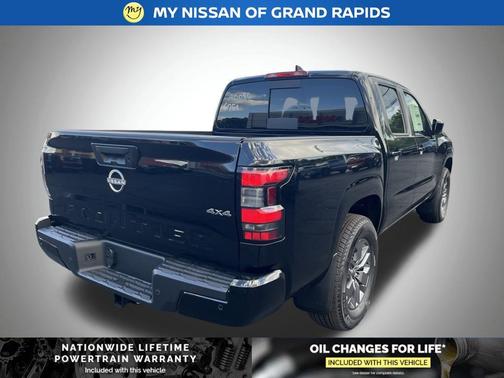 Super Black 2026 Nissan Frontier SV