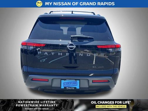 Super Black 2026 Nissan Pathfinder SL