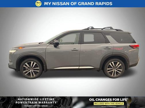 2025 Nissan Pathfinder Platinum 4WD