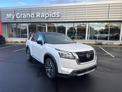2025 Nissan Pathfinder Platinum 4WD