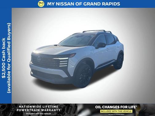 Aspen White/Super Black 2026 Nissan Kicks SR